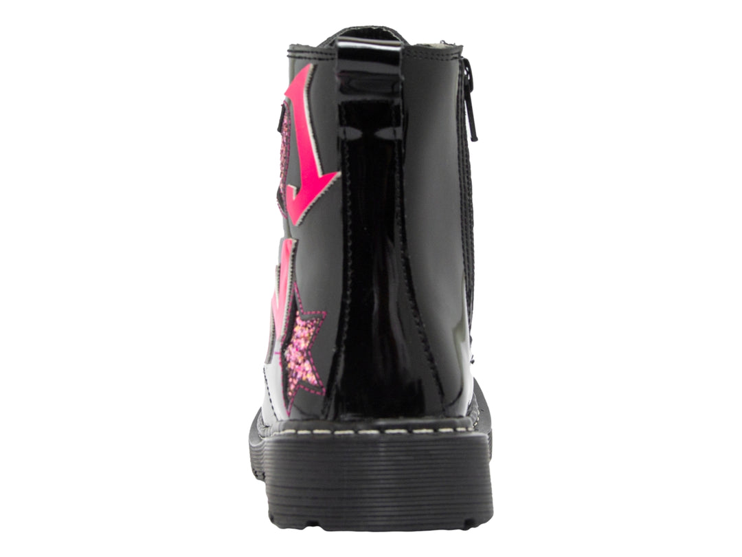 Bota de charol negro para niña con detalles brillantes en color rosa y agujetas negras.