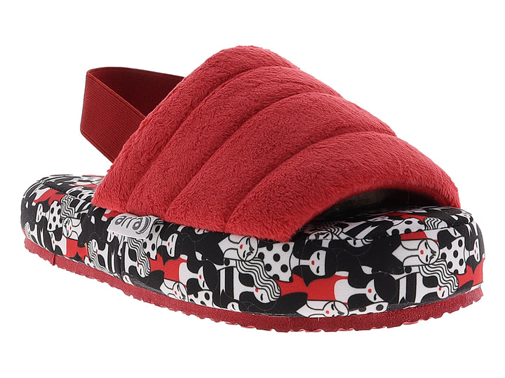 Pantuflas rojas para mujer con estampado en blanco y negro y suela roja.