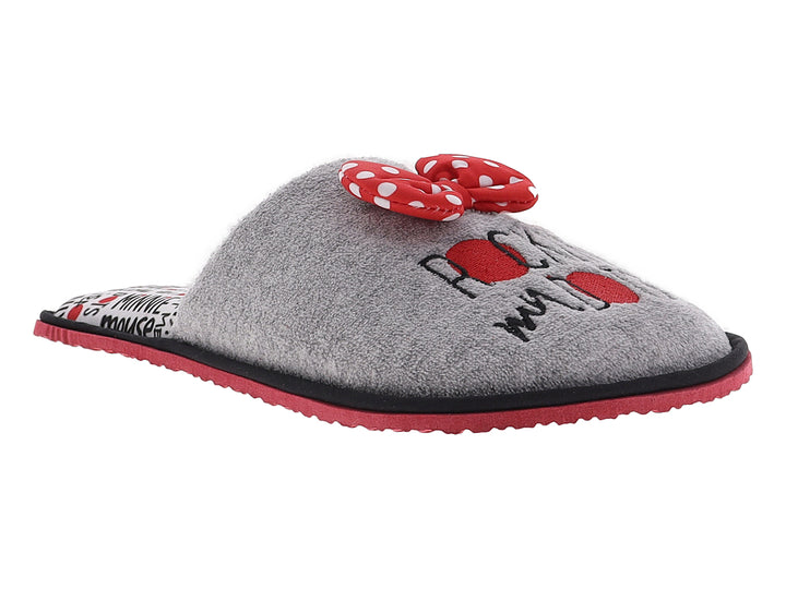 Pantuflas grises para mujer con suela roja y moños decorativos rojos con puntos blancos.