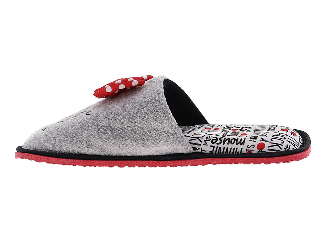 Pantuflas grises para mujer con suela roja y moños decorativos rojos con puntos blancos.