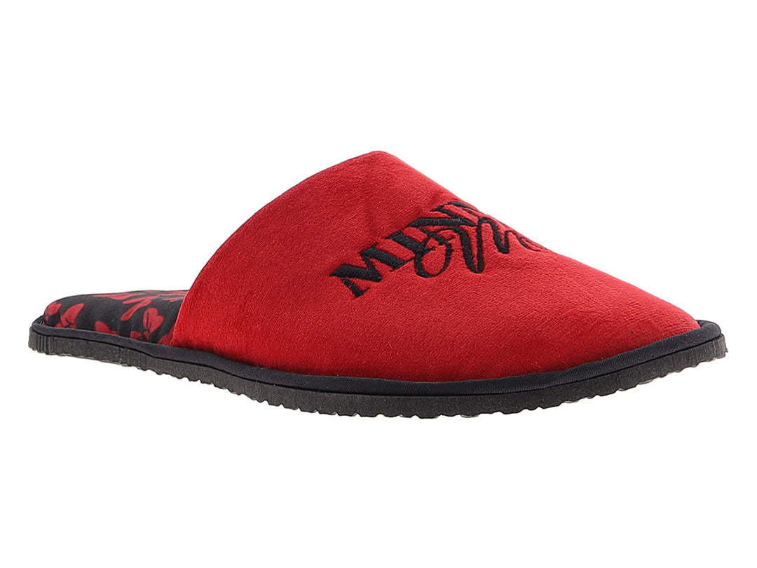 Pantuflas rojas de tela para mujer con detalles en negro y diseño de Minnie Mouse.