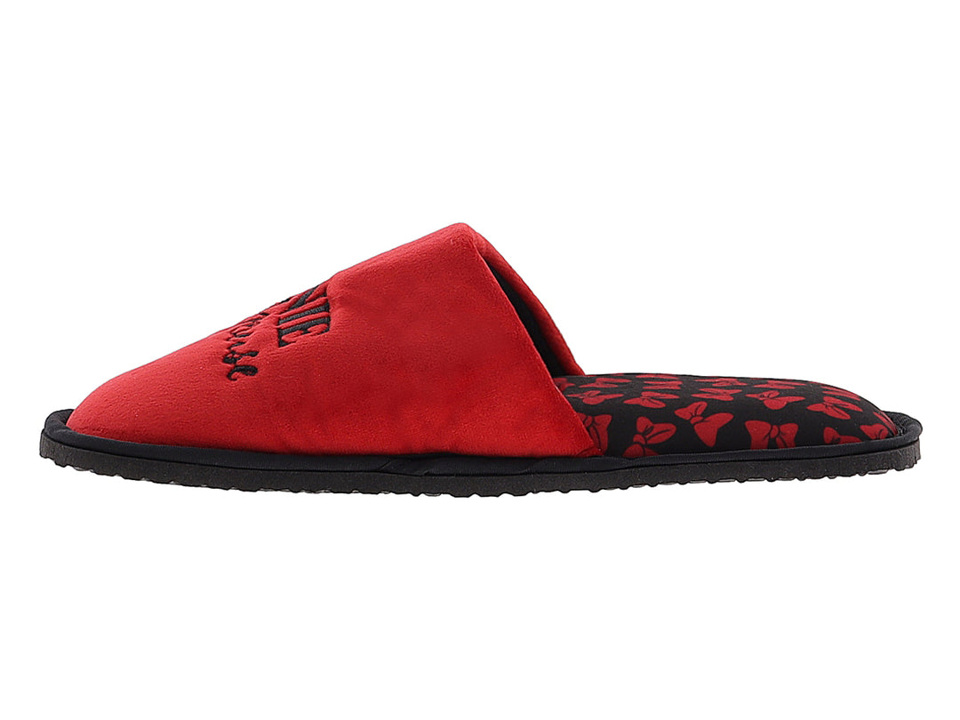 Pantuflas rojas de tela para mujer con detalles en negro y diseño de Minnie Mouse.