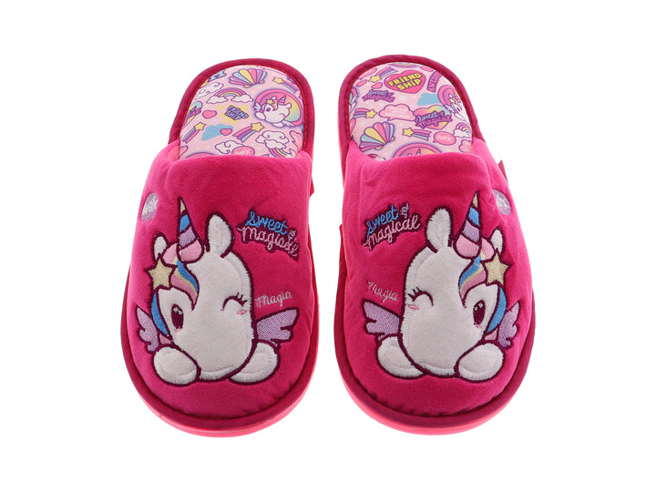 Pantufla color fucsia con diseño de cara de unicornio para mujer.