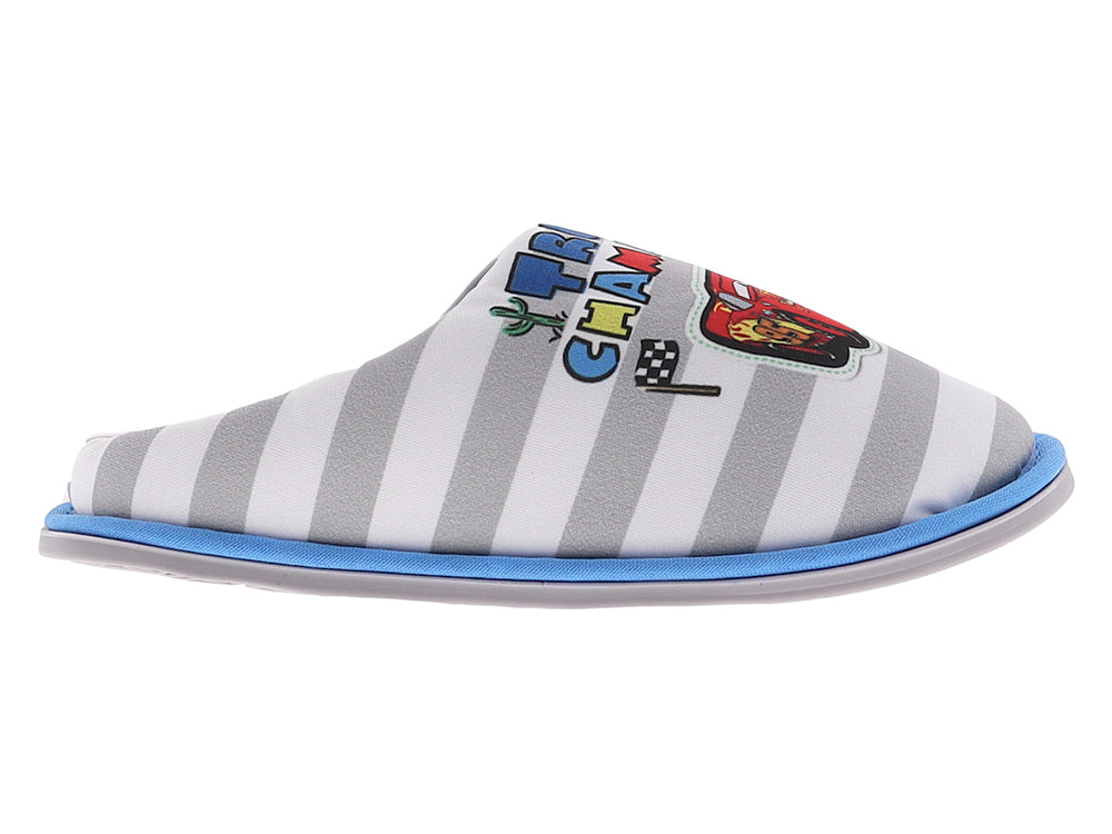 Pantufla para niño con diseño de rayas blancas y grises, suela azul y estampado de Rayo McQueen.