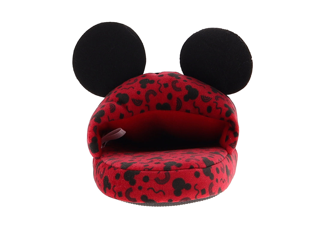 Pantuflas negras y rojas de Mickey Mouse para niño con orejas decorativas.