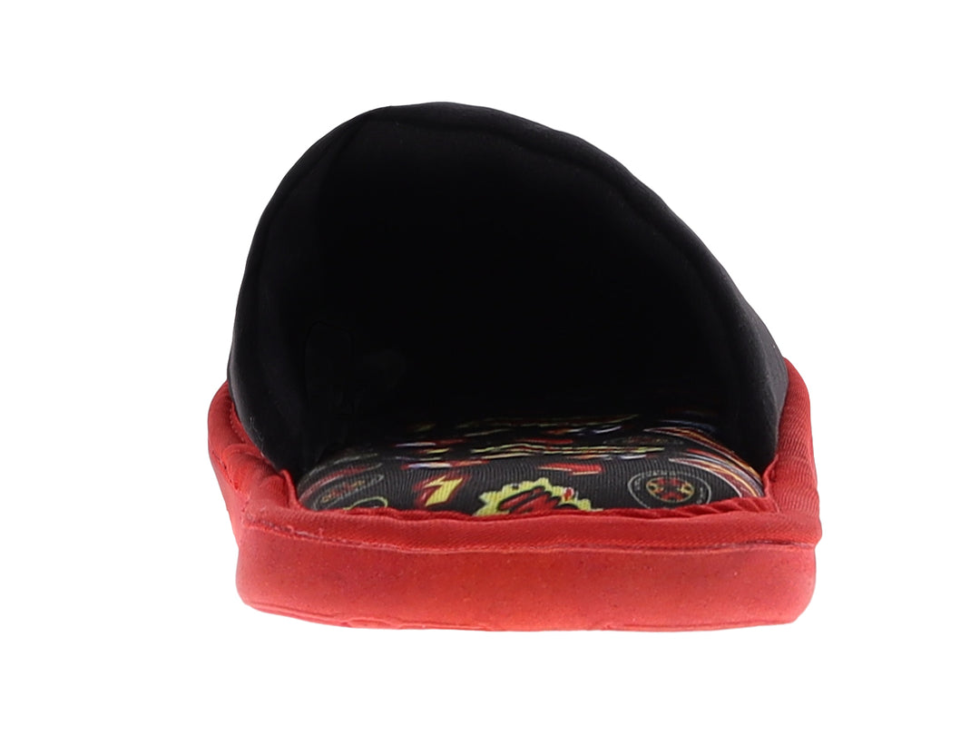 Pantuflas negras y rojas para niño con estampado de Rayo McQueen de la película Cars.