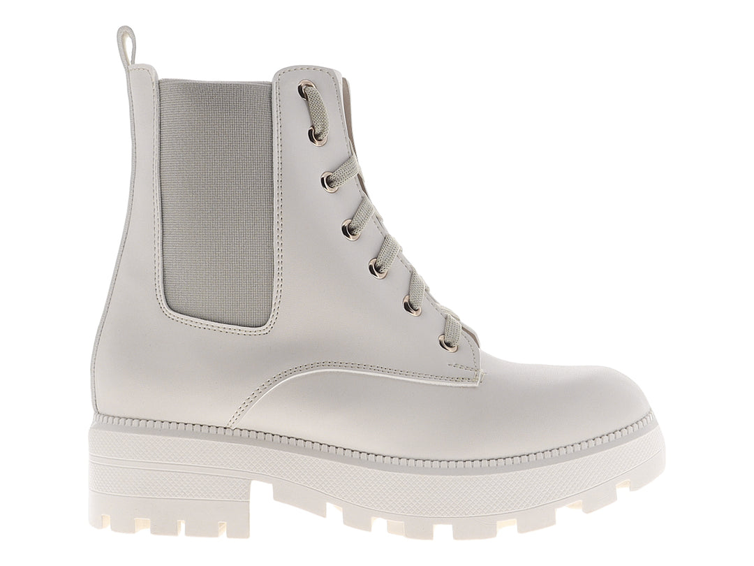 Botines Diva Nairobi para mujer en color gris claro con suela track y agujetas.