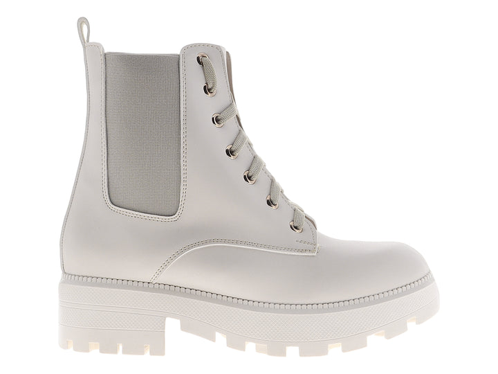 Botines Diva Nairobi para mujer en color gris claro con suela track y agujetas.