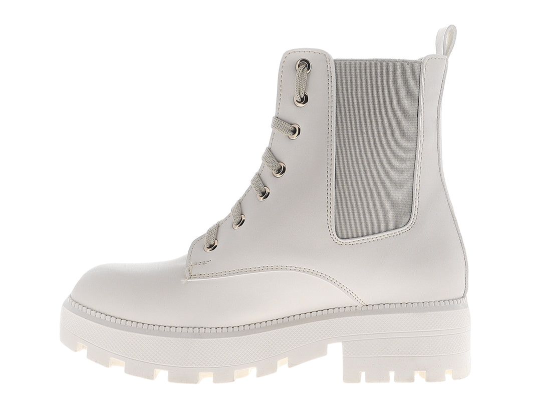 Botines Diva Nairobi para mujer en color gris claro con suela track y agujetas.