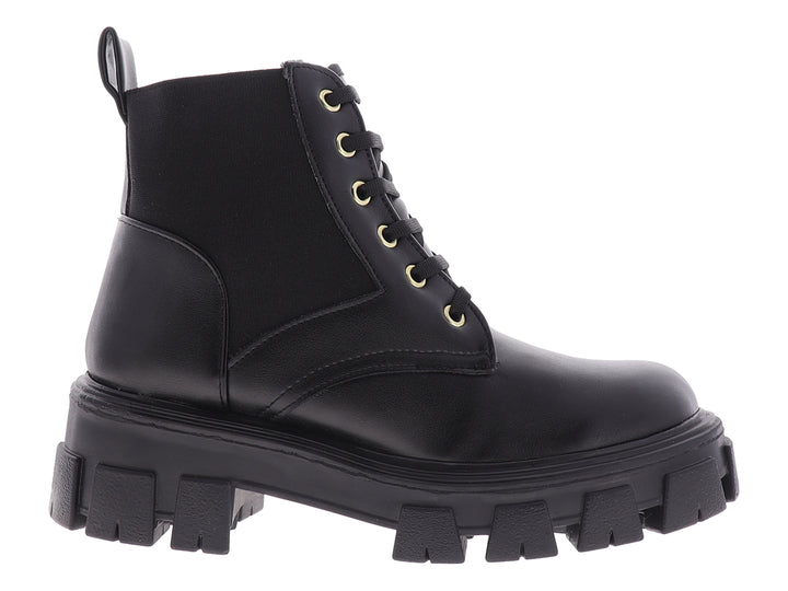 Bota negra para mujer con suela track gruesa y cordones.