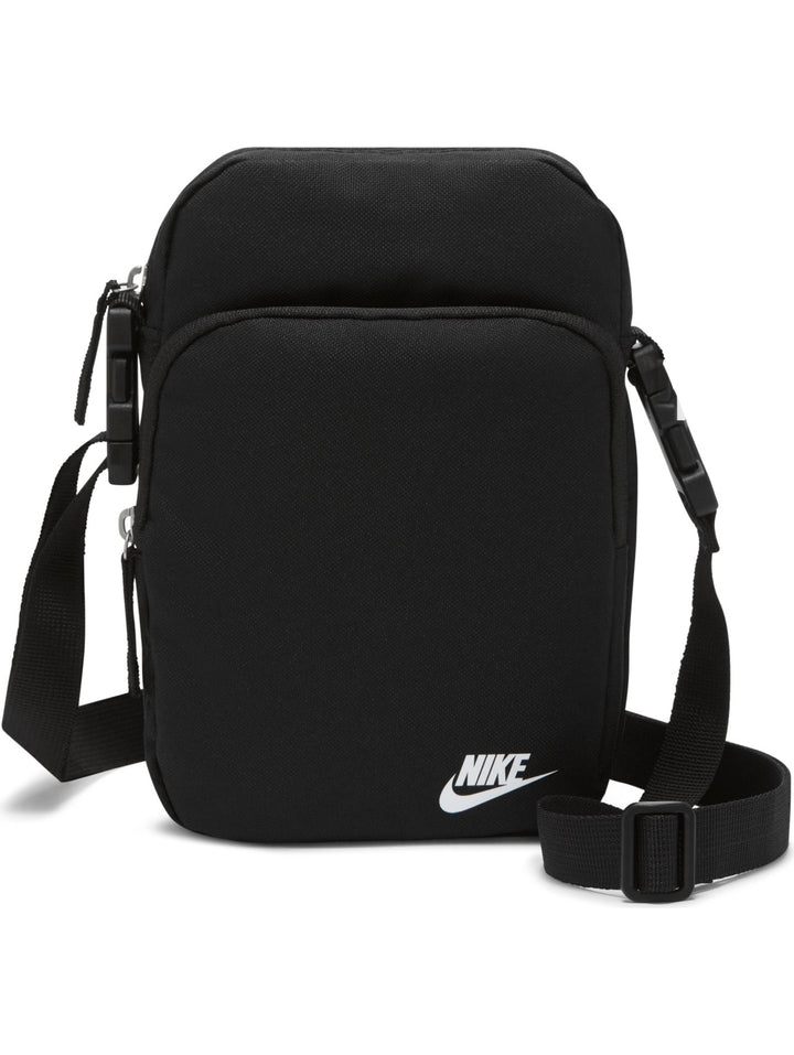 Bolso crossbody Nike negro con logotipo blanco y correa ajustable.