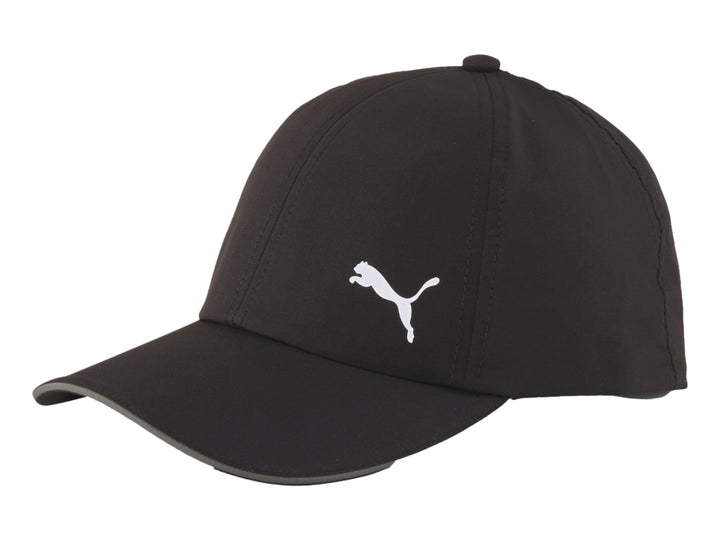 Gorra deportiva Puma de color negro con logotipo blanco en el frente y visera curva.