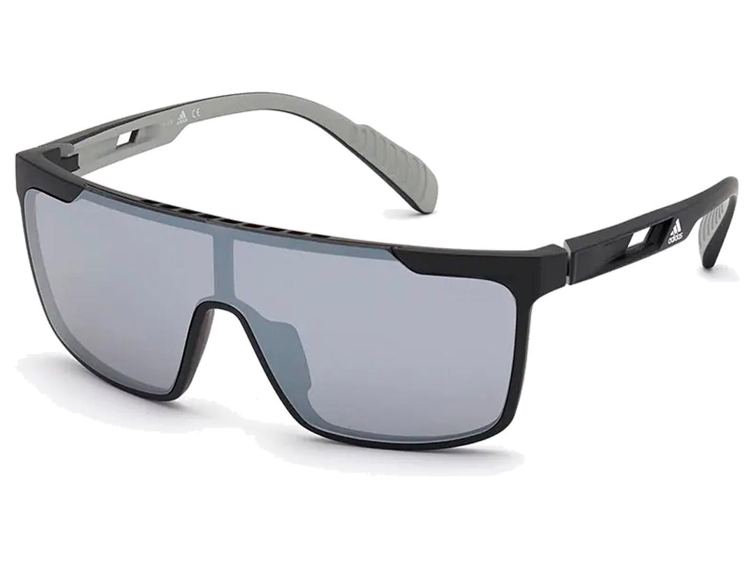 Lentes de sol deportivos Adidas modelo SP0020 en color negro y gris con diseño envolvente y micas oscuras.