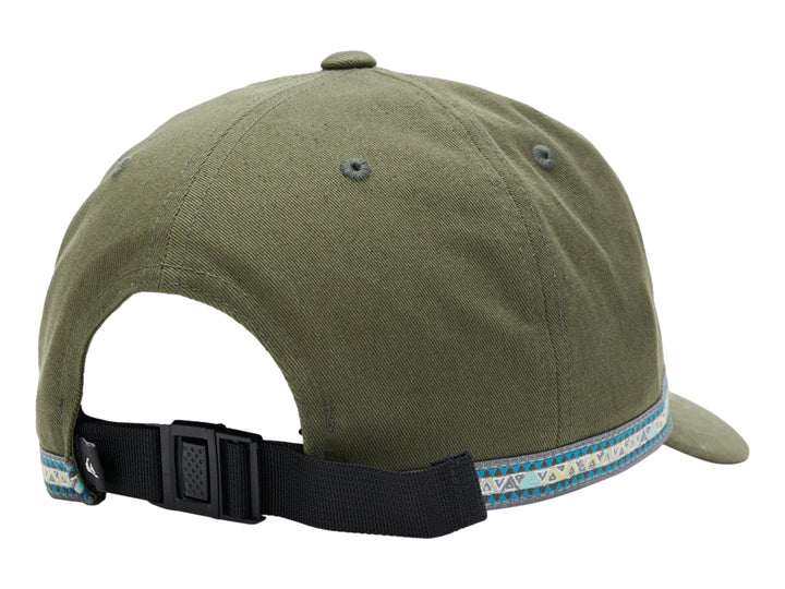 Gorra snapback Quiksilver color verde oliva con visera plana y logotipo bordado en blanco.