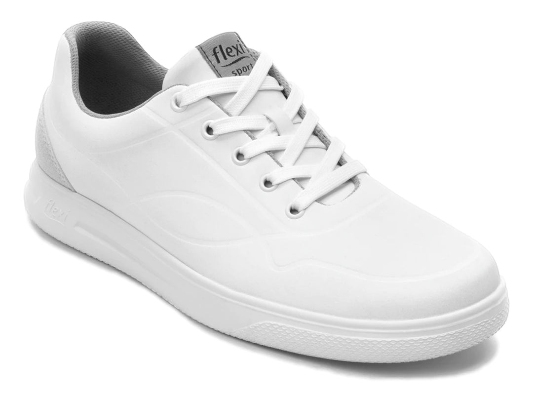 Tenis Flexi Griezmann para Hombre en color blanco con detalle gris en el talón.