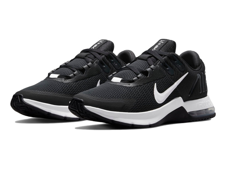 Tenis Nike Air Max Alpha Trainer 4 para hombre en color negro con suela blanca.