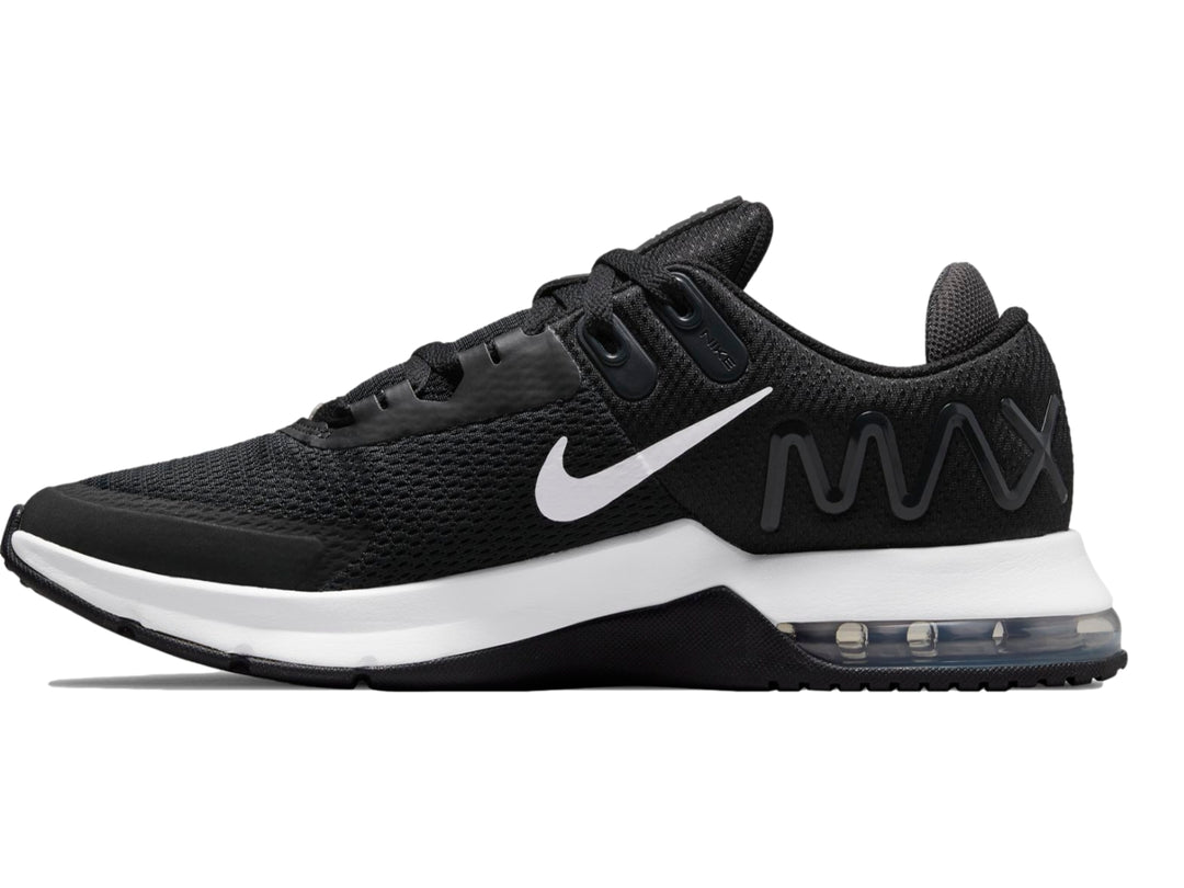 Tenis Nike Air Max Alpha Trainer 4 para hombre en color negro con suela blanca.