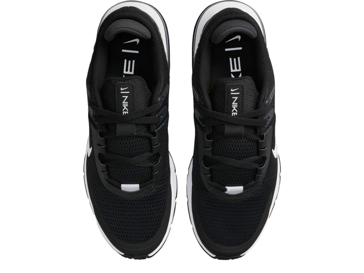 Tenis Nike Air Max Alpha Trainer 4 para hombre en color negro con suela blanca.
