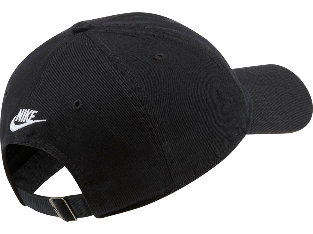 Gorra Nike de color negro con la frase &