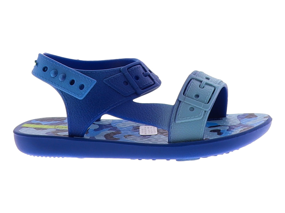 Sandalias Ipanema para niño en color azul con correas ajustables y hebillas.