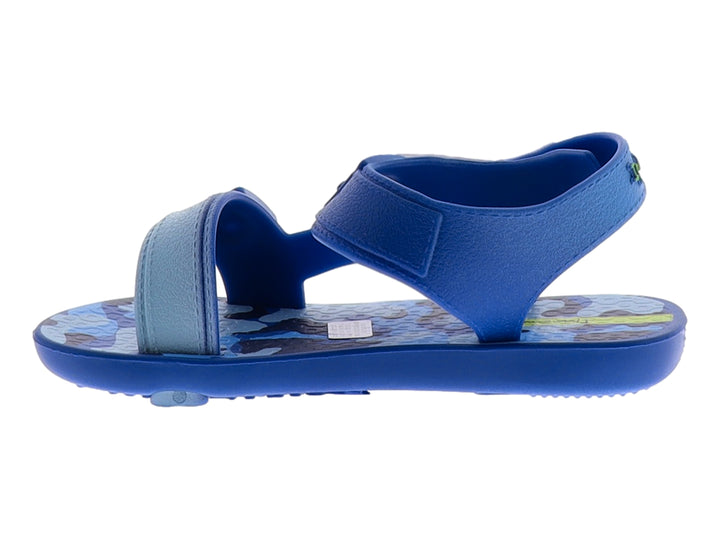 Sandalias Ipanema para niño en color azul con correas ajustables y hebillas.