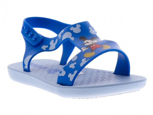 Sandalia azul de Ipanema para niño con diseño de Mickey Mouse y correa ajustable.
