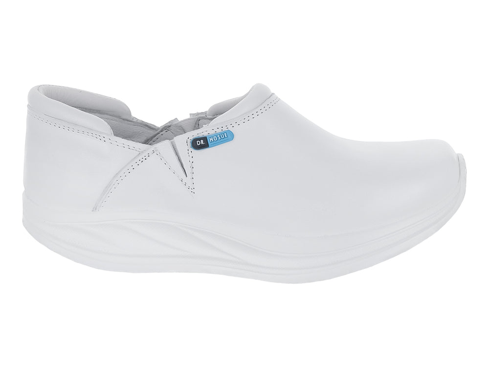 Zapato plano color blanco marca DR HOSUE, estilo profesional sin cordones y suela cómoda.