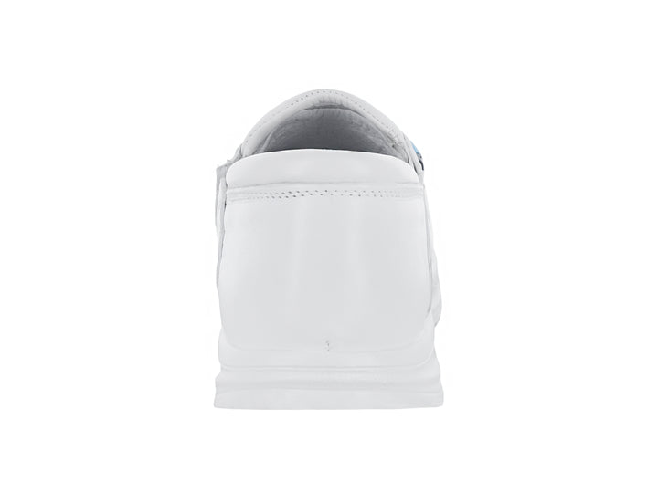 Zapato plano color blanco marca DR HOSUE, estilo profesional sin cordones y suela cómoda.