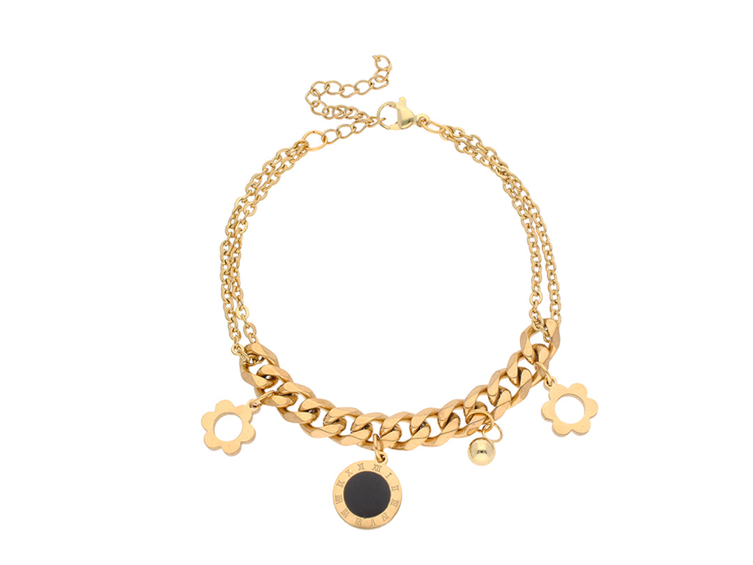 Pulsera de cadena dorada con dijes de flores y un medallón central negro con números romanos.