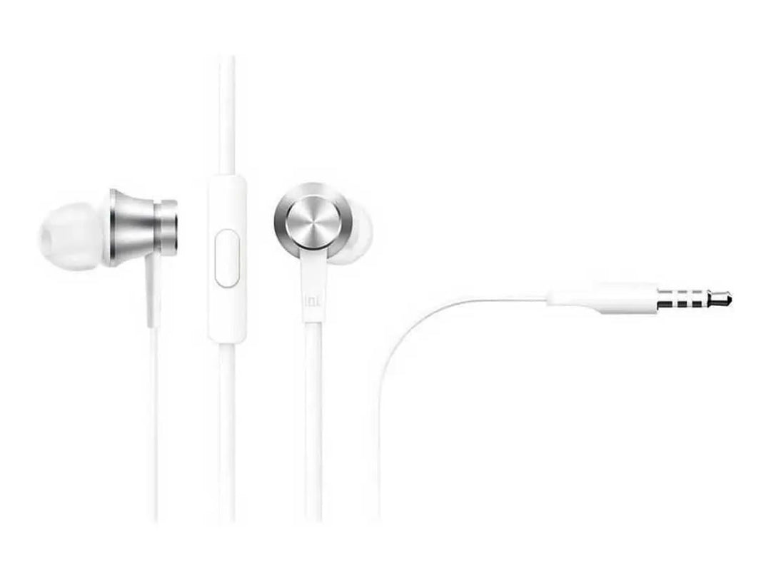 Audífonos Xiaomi Mi In-Ear Headphones Basic en color plata y blanco con cable y control integrado.