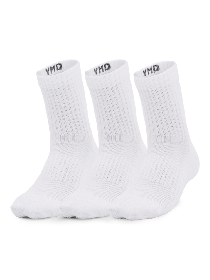 Paquete de tres calcetines deportivos blancos de Under Armour.