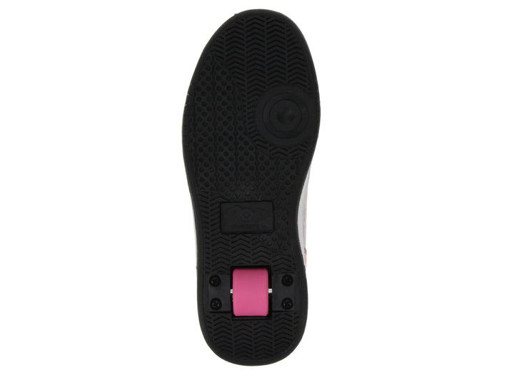 Tenis Heelys negros con agujetas multicolor y diseño de llamas laterales en colores brillantes.