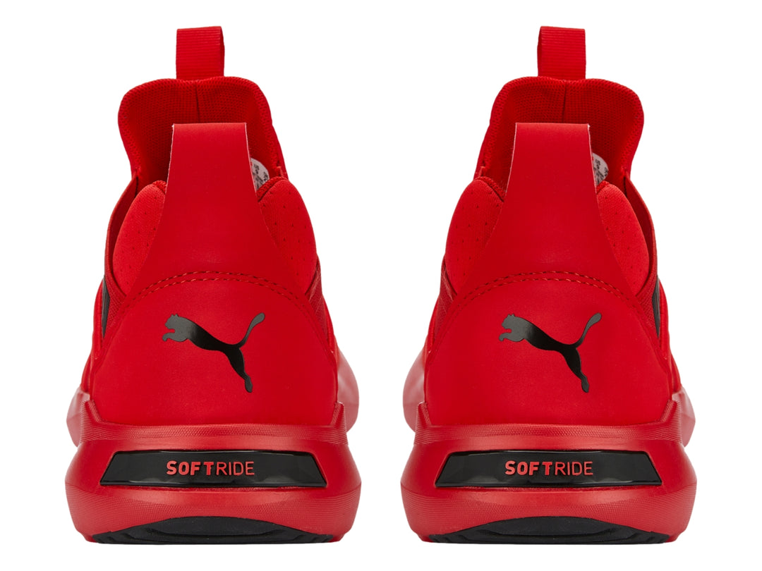 Tenis deportivos PUMA color rojo con detalles en negro, diseño moderno en malla.