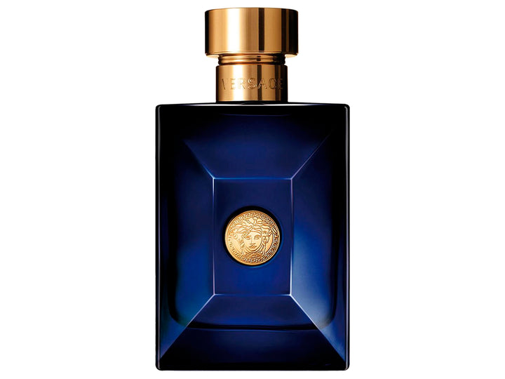 Perfume Versace Dylan Blue para hombre en botella de vidrio azul con tapa dorada y su caja correspondiente.