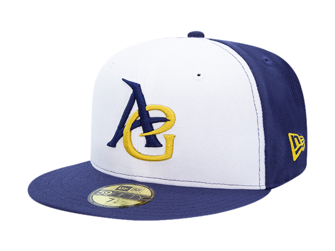 Gorra de béisbol New Era blanca y azul marino con logotipo frontal en amarillo y azul.