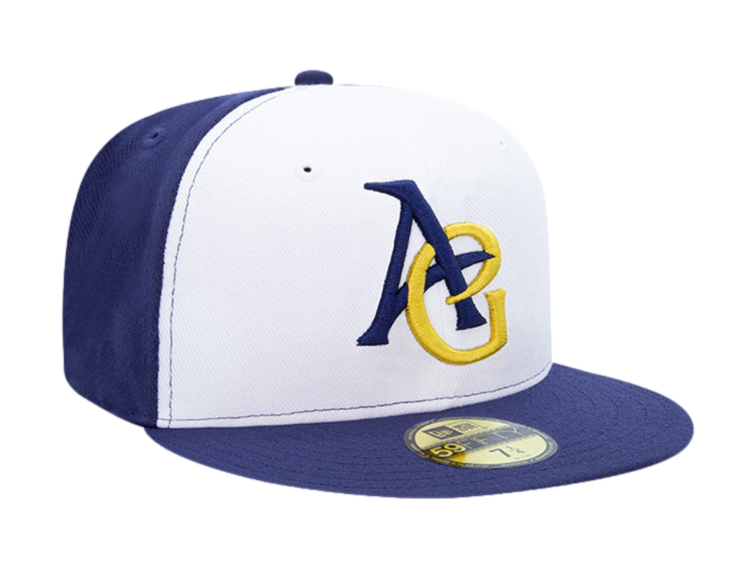 Gorra de béisbol New Era blanca y azul marino con logotipo frontal en amarillo y azul.