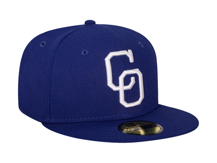 Gorra de béisbol New Era color azul oscuro con logotipo blanco bordado al frente.