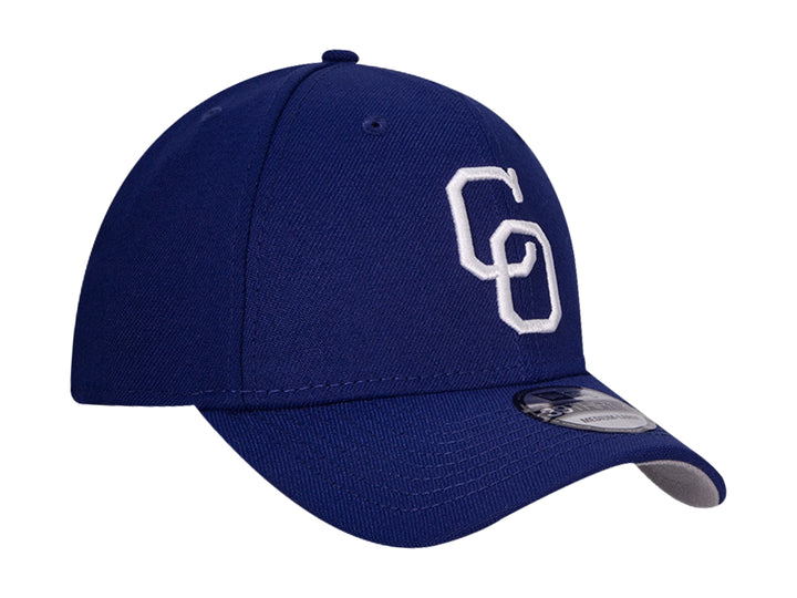 Gorra de béisbol New Era color azul oscuro con logotipo bordado en blanco en el frente.