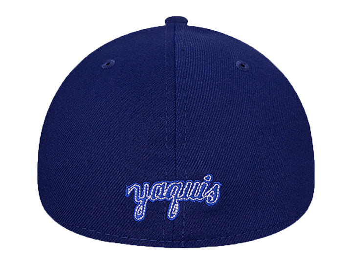 Gorra de béisbol New Era color azul oscuro con logotipo bordado en blanco en el frente.