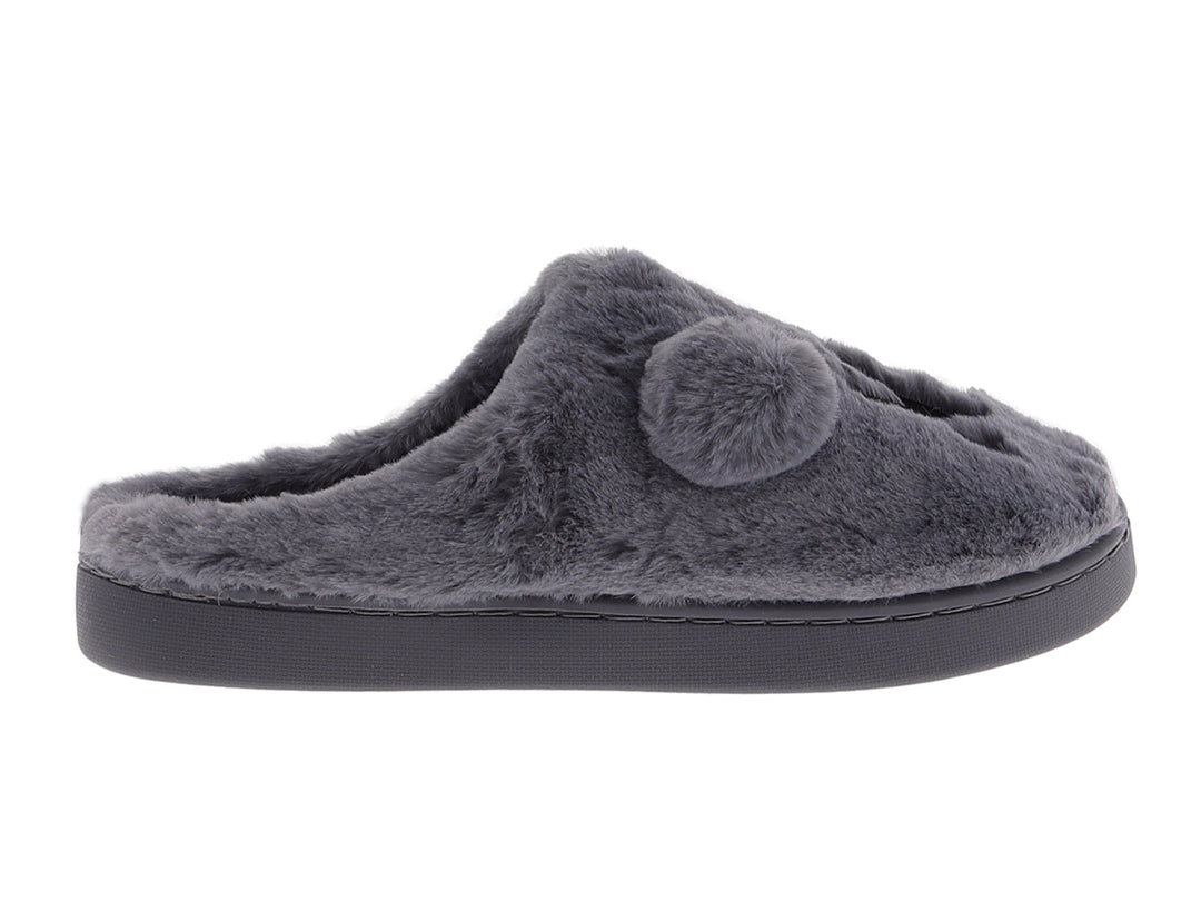 Pantufla gris de material peludo con un pompón decorativo y suela sintética.