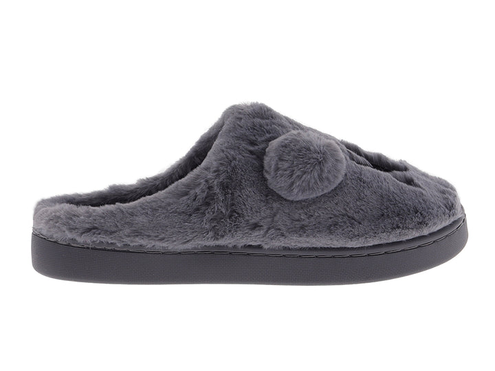 Pantufla gris de material peludo con un pompón decorativo y suela sintética.