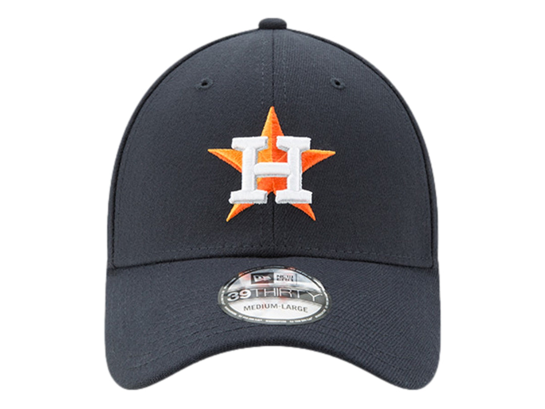 Gorra de béisbol New Era color azul marino con logotipo bordado en el frente y lateral.