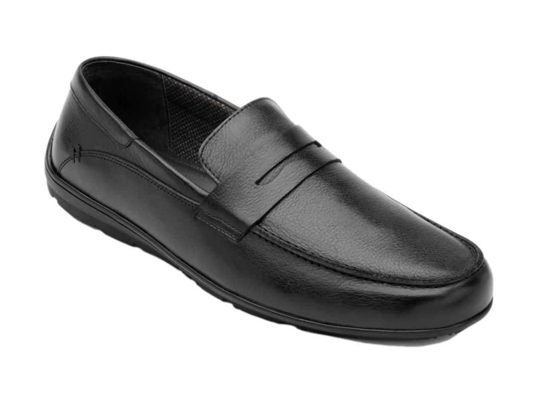Zapato tipo mocasín Flexi para hombre en color negro, acabado en cuero liso y estilo elegante.