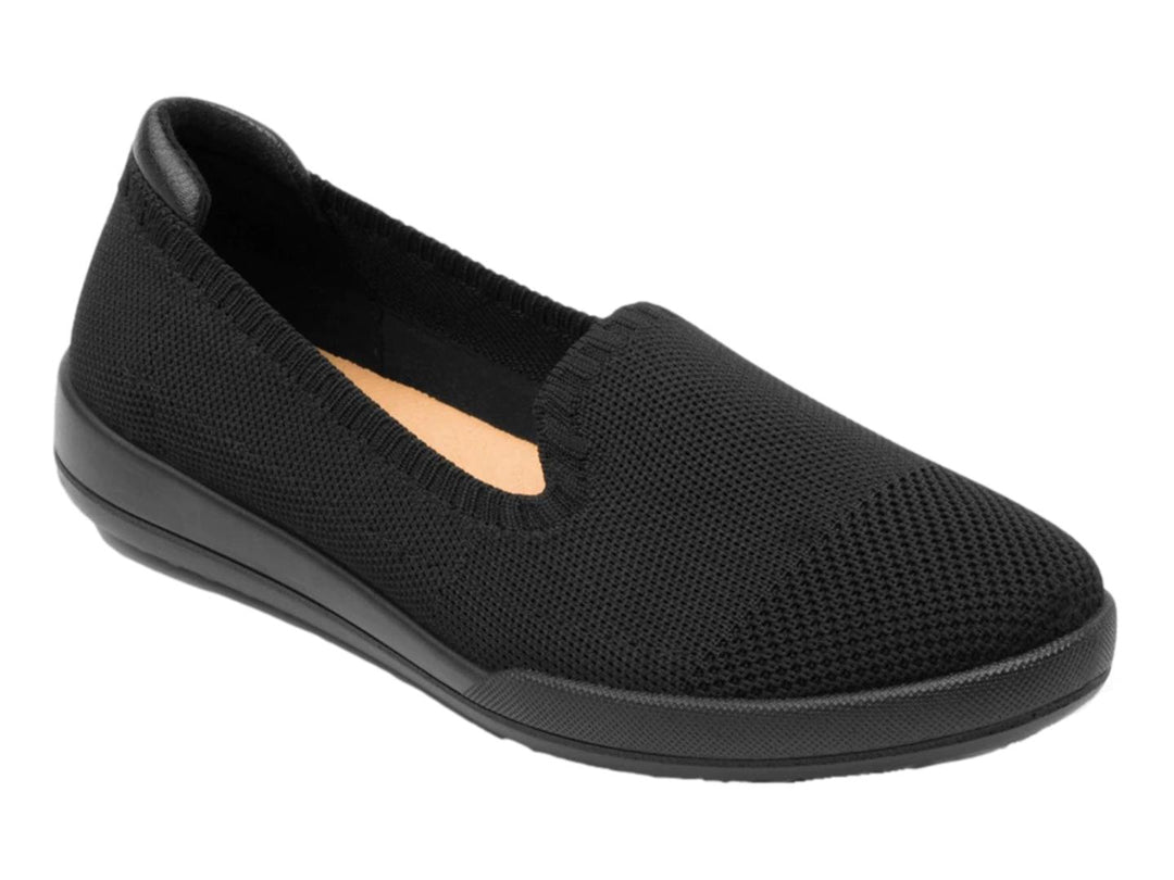 Zapato plano Flexi color negro en material textil tejido, diseño casual y cómodo.