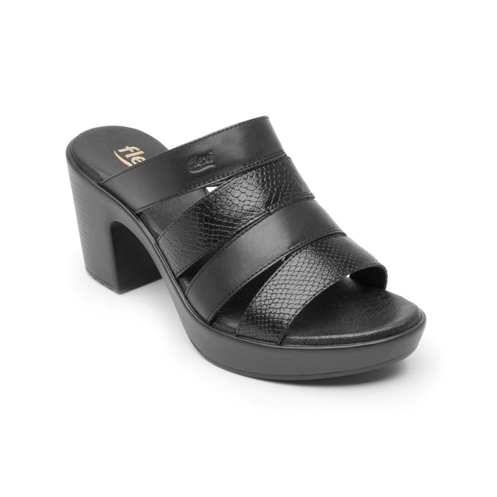 Sandalia negra para mujer Flexi con tacón bloque y tiras con textura de piel de serpiente.