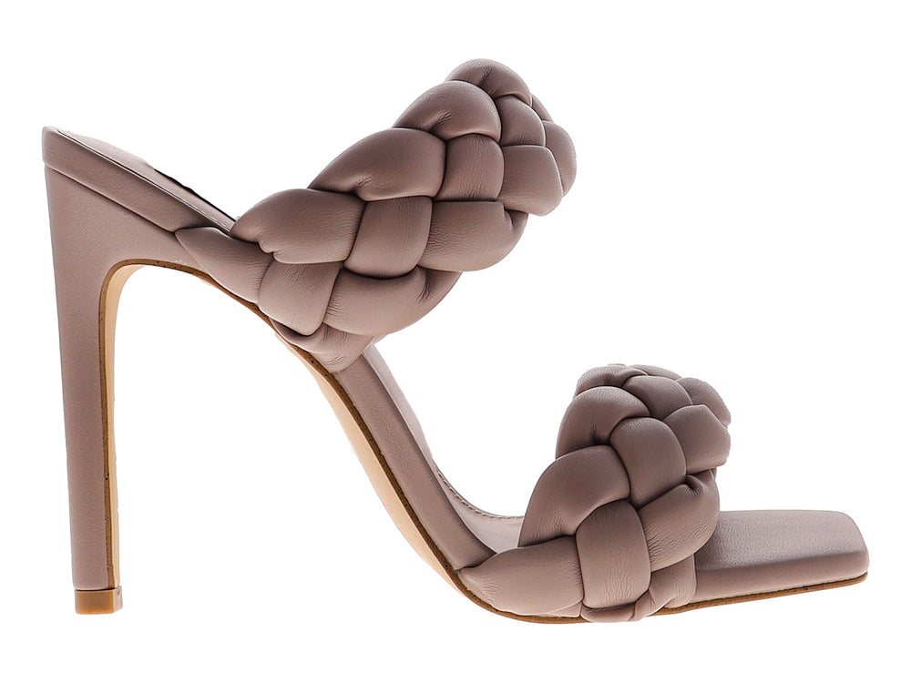 Sandalias Steve Madden Kenley color taupe con tacón alto y tiras trenzadas para mujer.