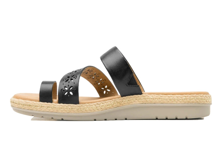 Sandalia negra de dedo con tiras caladas y suela de yute beige.