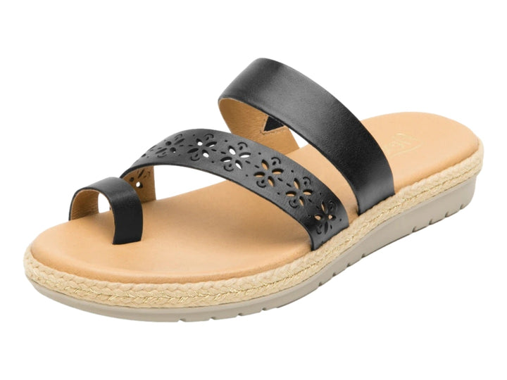 Sandalia negra de dedo con tiras caladas y suela de yute beige.