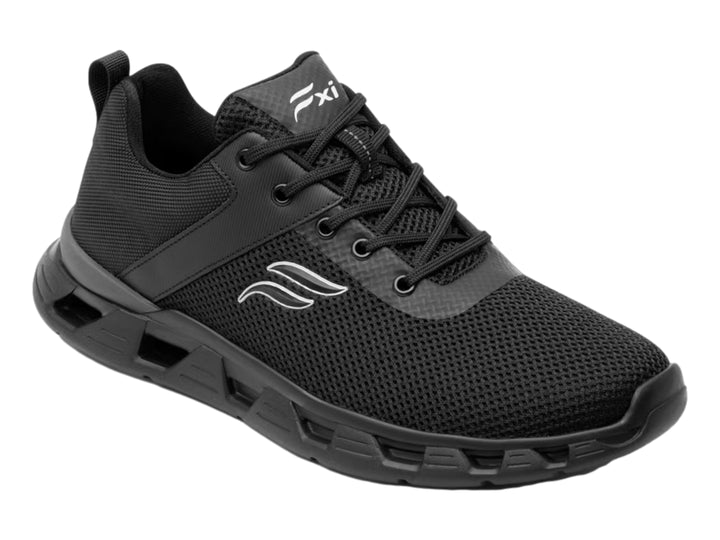 Tenis deportivos color negro con suela gruesa y tejido de malla transpirable.