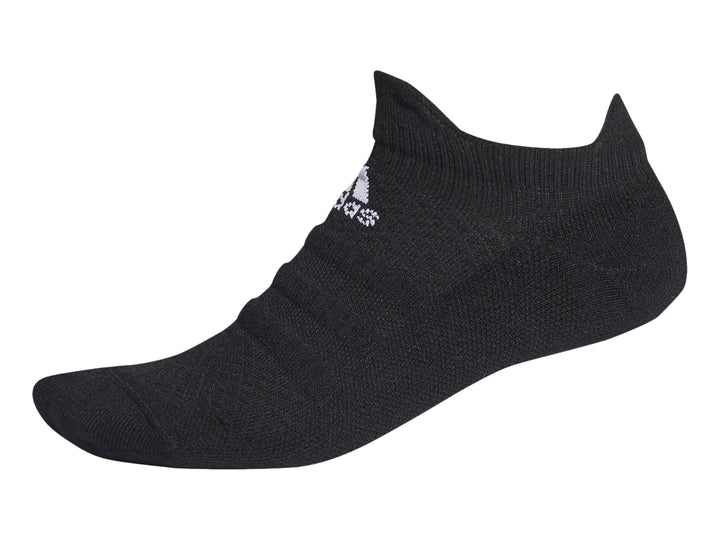Calcetín corto deportivo de color negro con logotipo blanco de Adidas en el lateral.